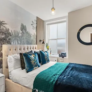 Newley Refurbished - Stylish 3 Bed Abode In - Sleeps 7 Whitby